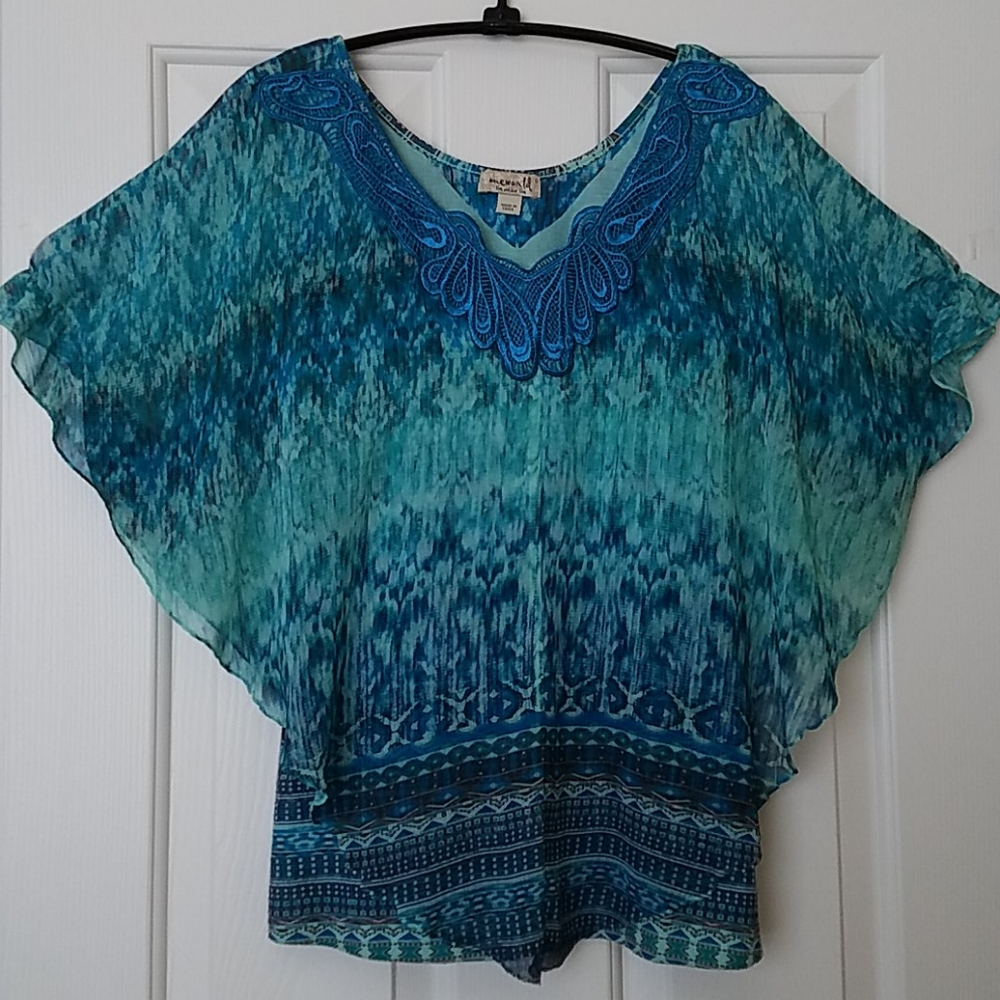 One World Top With Accent Overlay